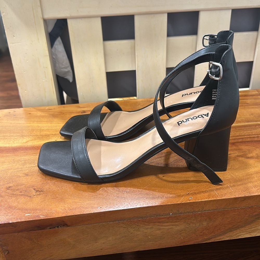 Abound Black Strappy Block Heel Sandals - Picture 4 of 5